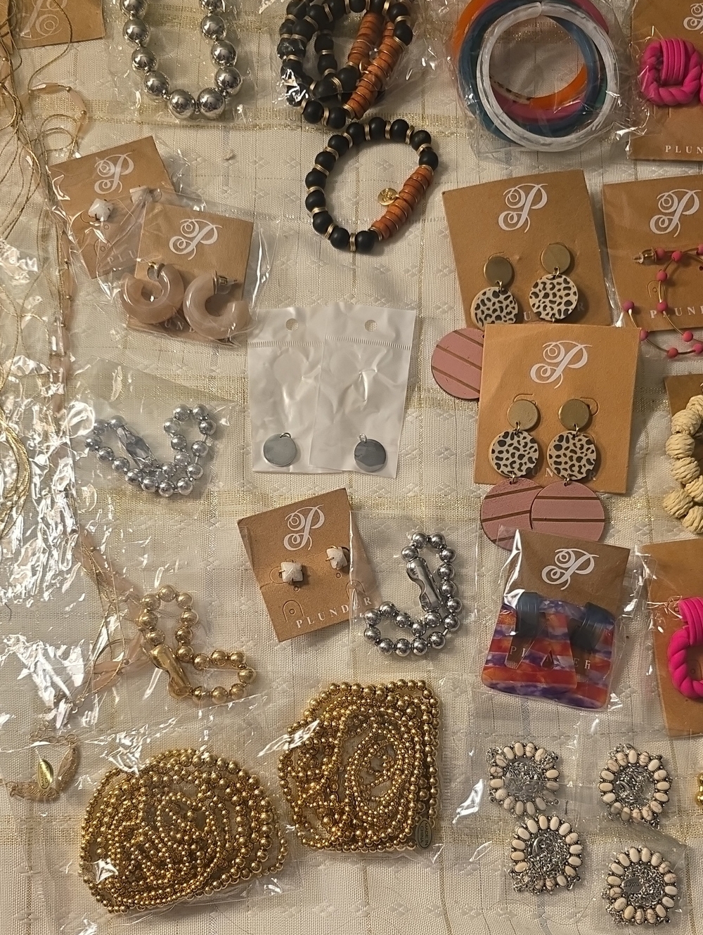 54 Plunder Assorted Bracelets, Earrings & Necklaces All NEW - Picture 11 of 12
